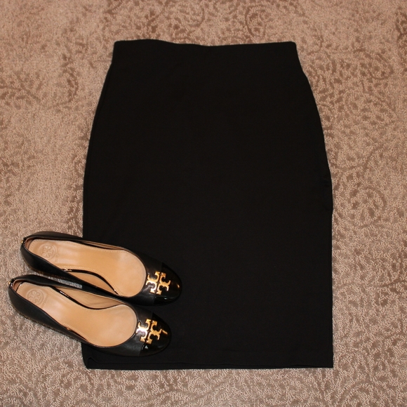 PREMISE black skirt - Picture 1 of 1